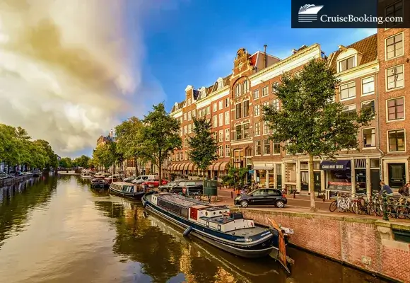 A picture of the Amsterdam Canal and Storm