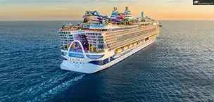 Royal_Caribbean_Cruise_Tips Sunset on Icon of the Seas in an angled aft shot