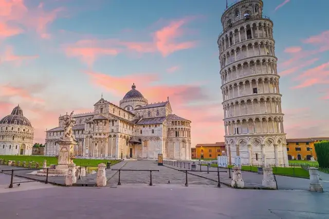 Beautiful sunrise at the famous leaning tower in Pisa, Italy