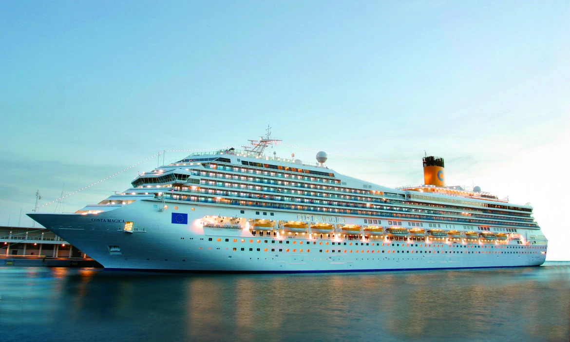 Ocean Cruise Ships