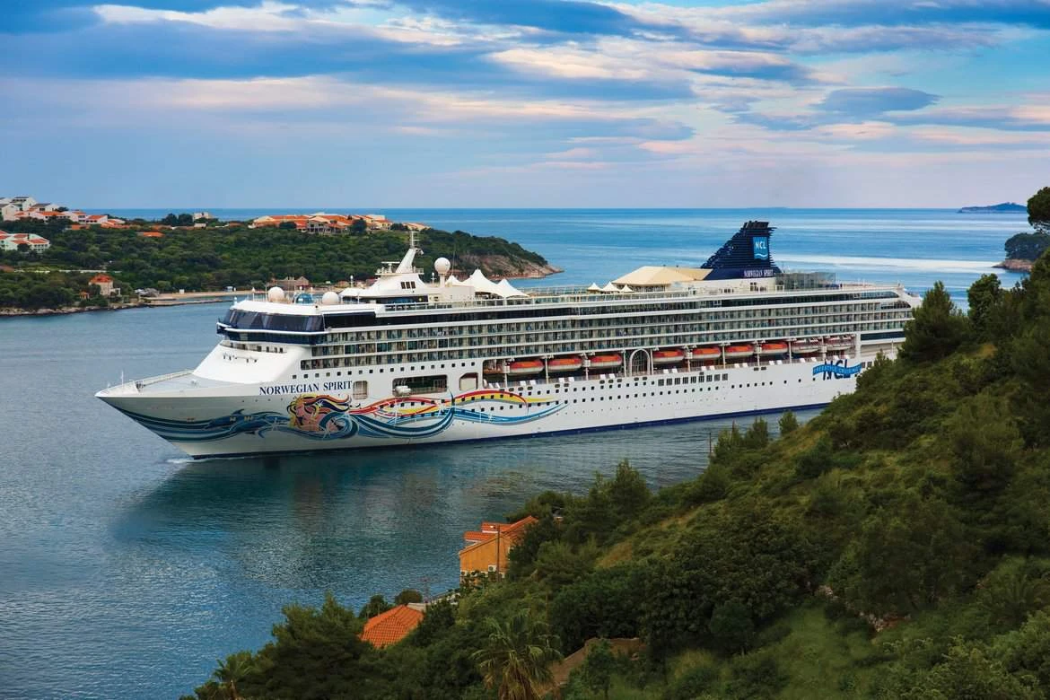 Ocean Cruise Ships