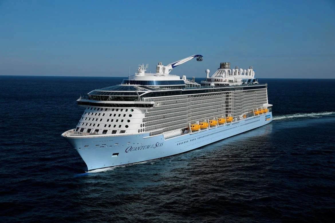 Ocean Cruise Ships