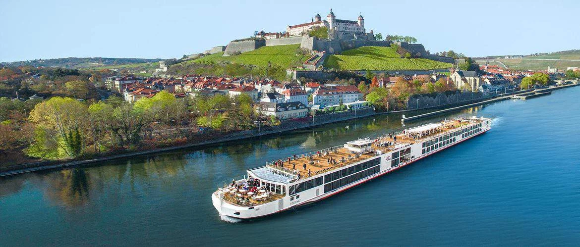 Ocean Cruise Ships