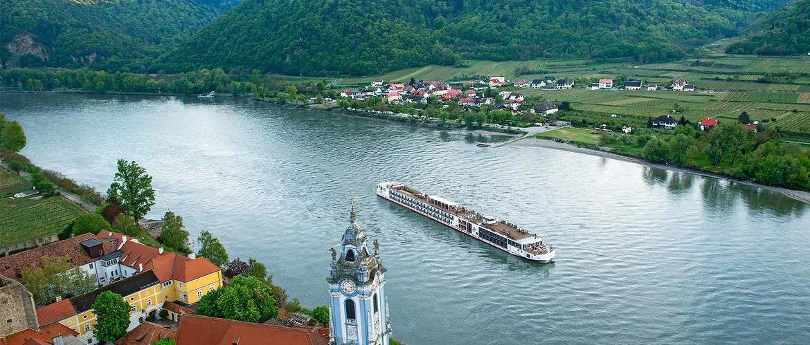 Ocean Cruise Ships