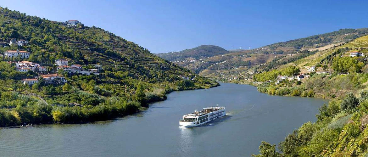 Ocean Cruise Ships