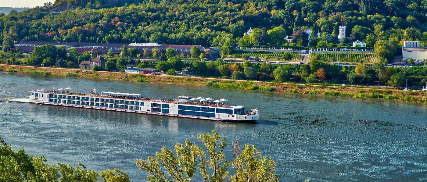 Ocean Cruise Ships