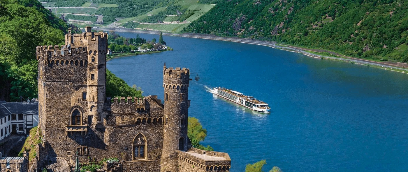 Ocean Cruise Ships