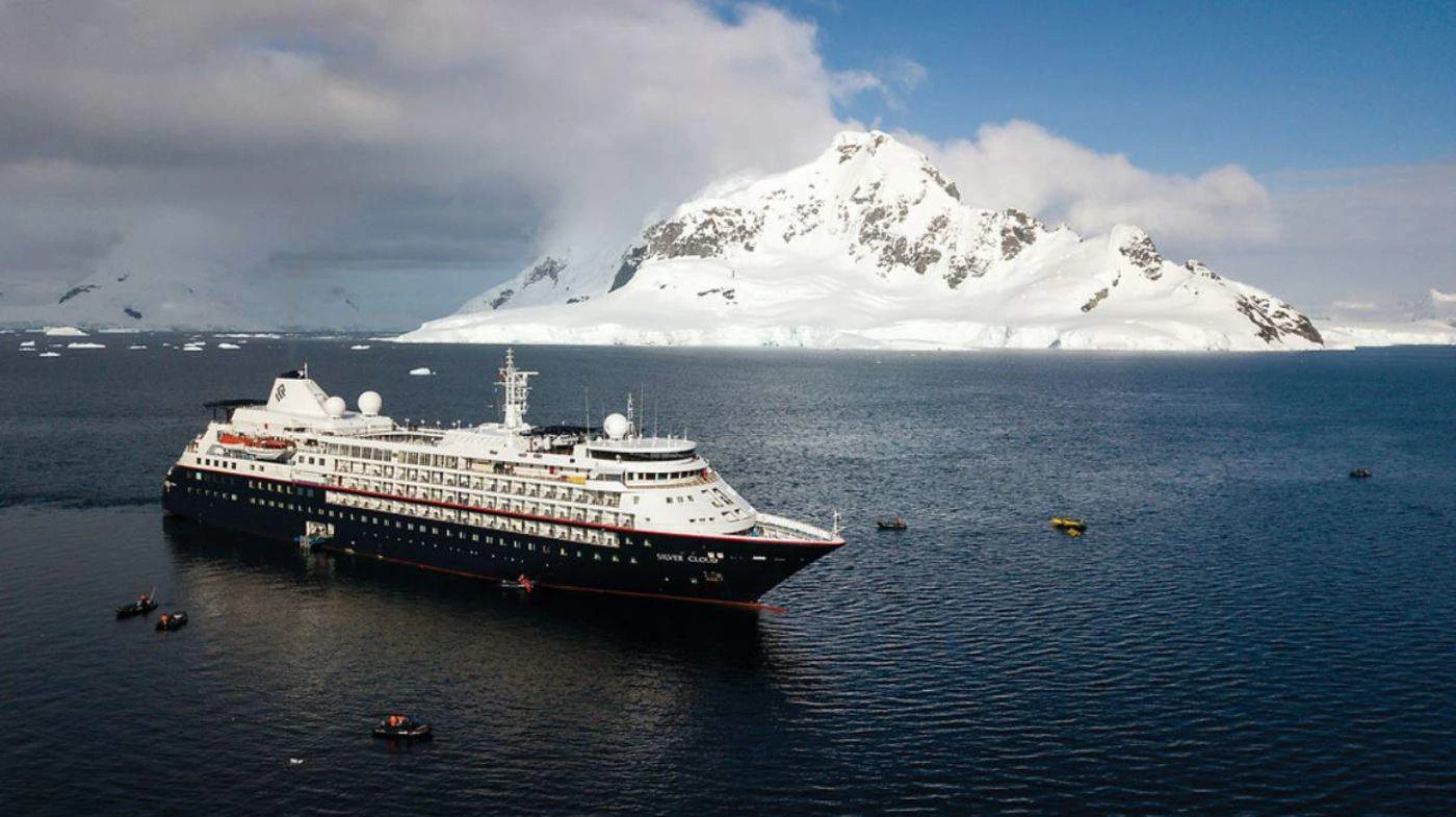 Ocean Cruise Ships