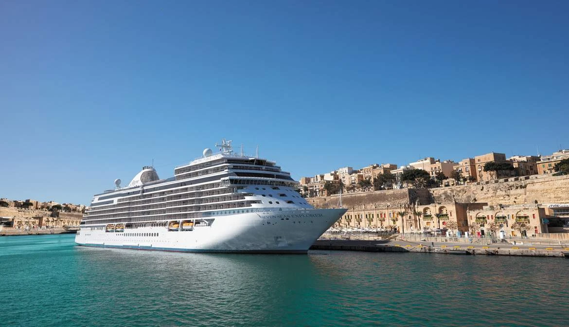 Ocean Cruise Ships