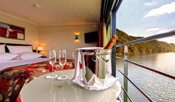 Avalon Waterways Avalon Artistry II Accommodation Panorama Suite 1