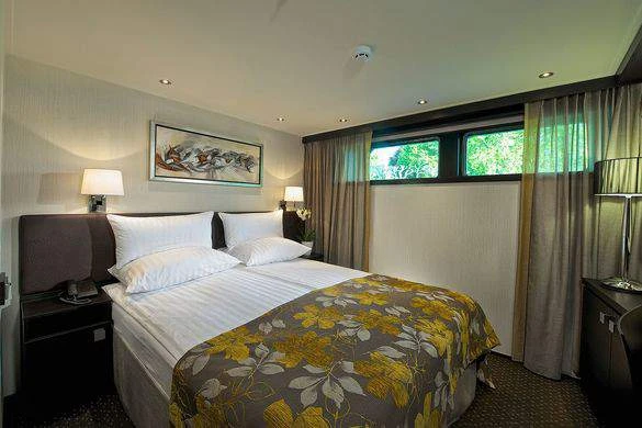 Avalon Waterways Avalon Expression Deluxe Stateroom 1