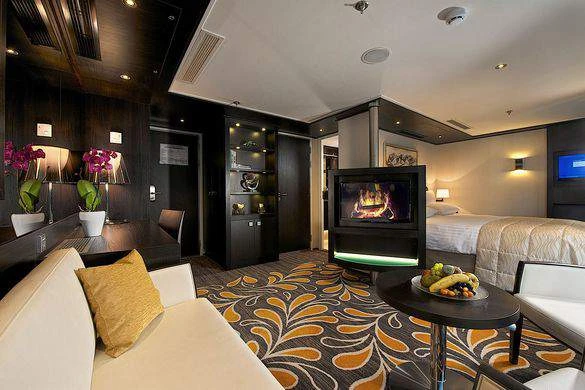 Avalon Waterways Avalon Expression Royal Suite 1