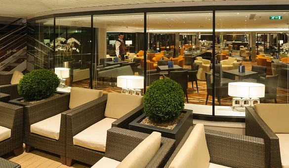 Avalon Waterways Avalon Artistry II Interior Observation Lounge 2