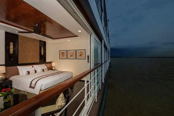 Avalon Waterways Avalon Saigon Panorama Suite Avalon Saigon Panorama Suite 06
