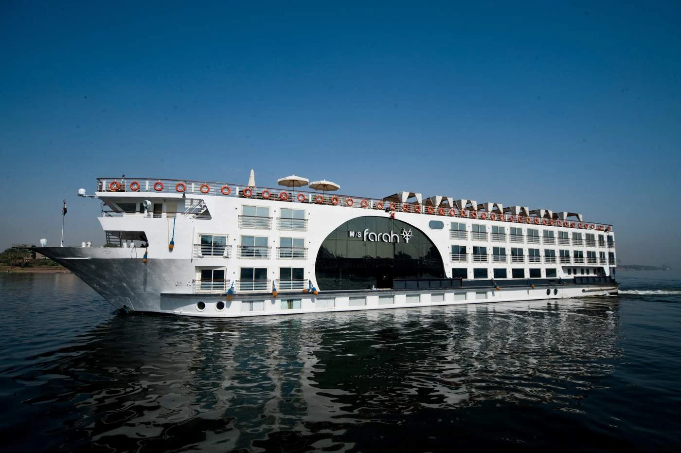 Ocean Cruise Ships