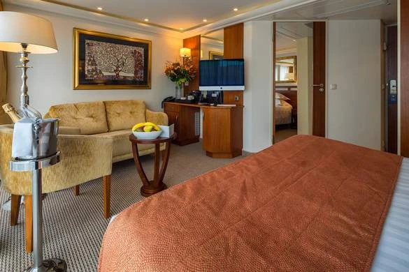 Amawaterways AmaDolce Accommodation Sute 2