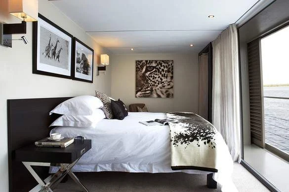 Zambezi Queen Standard Suite