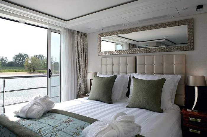 AmaWaterways River Cruises   AmaReina   AA 1