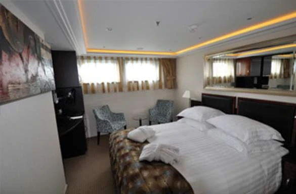 Amawaterways   AmaSerena   Accommodation   Suite D   Photo  1