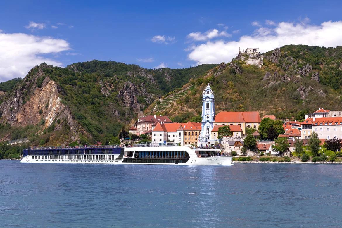 Ocean Cruise Ships