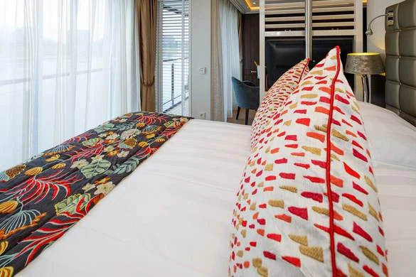 AmaWaterways AmaKristina Accommodation Suite 6