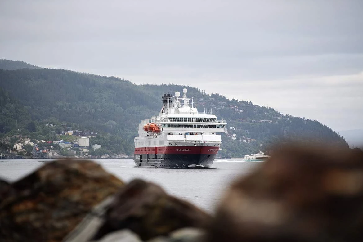 Ocean Cruise Ships