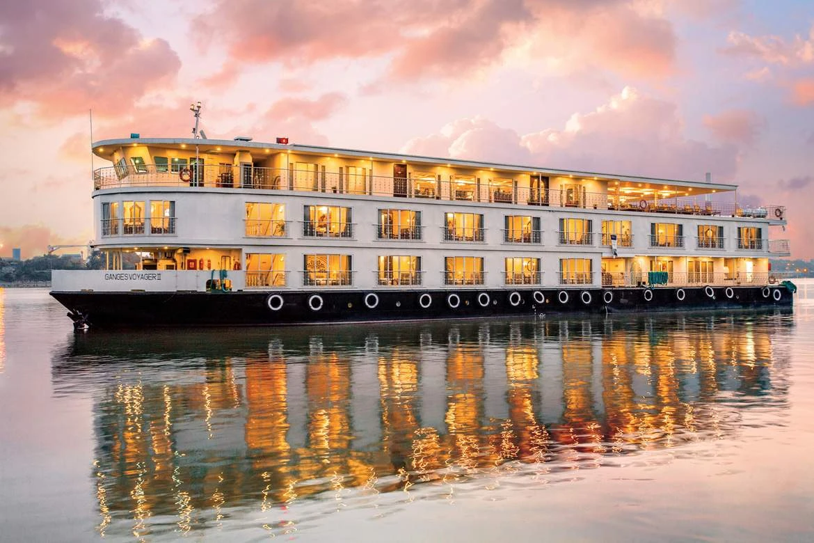 Ocean Cruise Ships