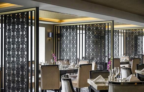 Sanctuary Yangzi Explorer Restaurant 2