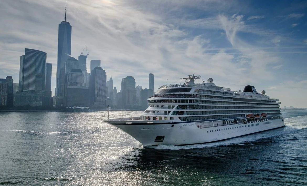 Ocean Cruise Ships