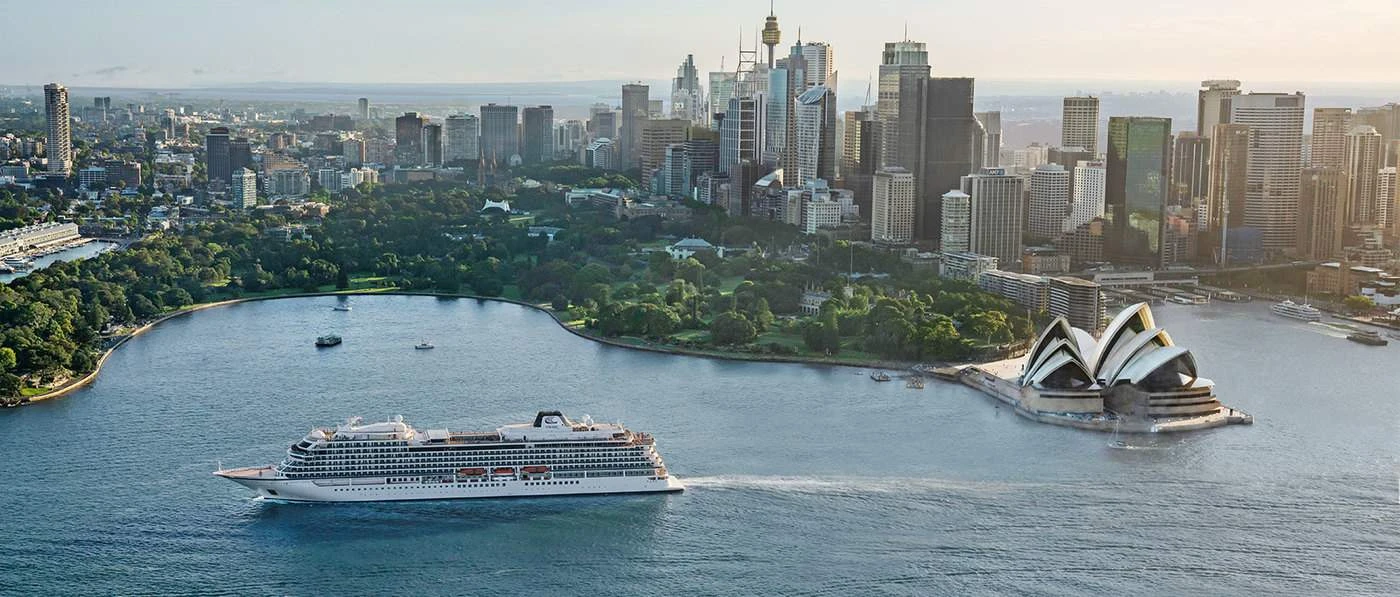 Ocean Cruise Ships