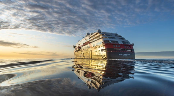 Ocean Cruise Ships