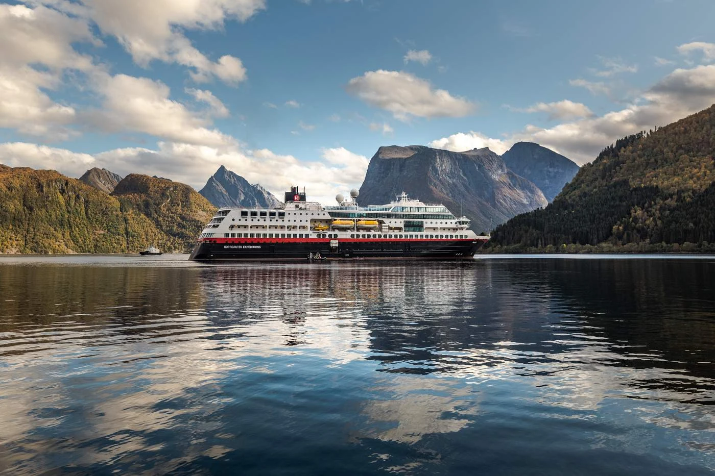 Ocean Cruise Ships