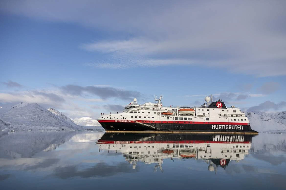 Ocean Cruise Ships